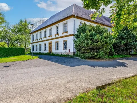 Prodej komerční nemovitosti, Velké Všelisy, 3000 m2