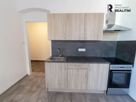 Pronájem bytu 1+1, Sokolov, Nádražní, 42 m2