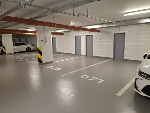 Pronájem garážového stání, Praha - Krč, V Štíhlách, 14 m2