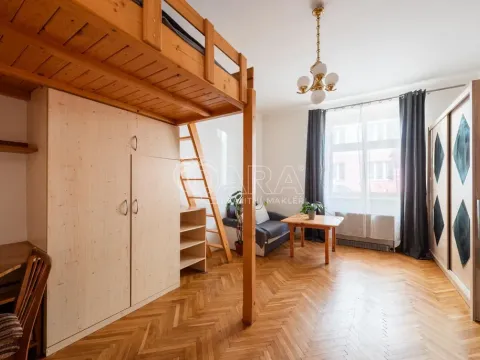 Prodej bytu 1+kk, Praha - Vinohrady, náměstí Jiřího z Lobkovic, 25 m2