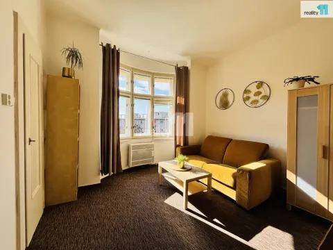 Pronájem bytu 1+kk, Praha - Vršovice, Slovinská, 24 m2