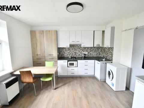 Pronájem bytu 1+kk, Hradec Králové - Pražské Předměstí, Jiřího Purkyně, 21 m2