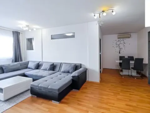 Prodej bytu 4+1, Pardubice, Bělehradská, 100 m2
