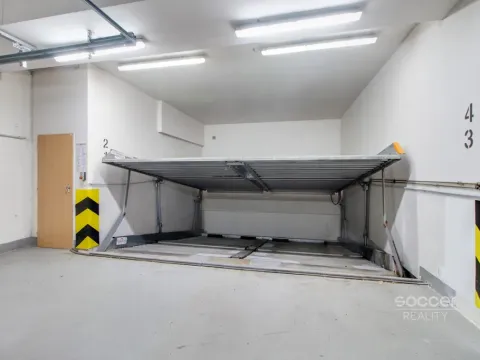 Pronájem garážového stání, Praha - Kbely, Herlíkovická, 12 m2