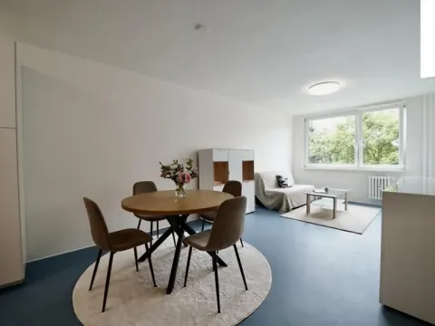 Pronájem bytu 3+kk, Praha - Petrovice, Rezlerova, 65 m2