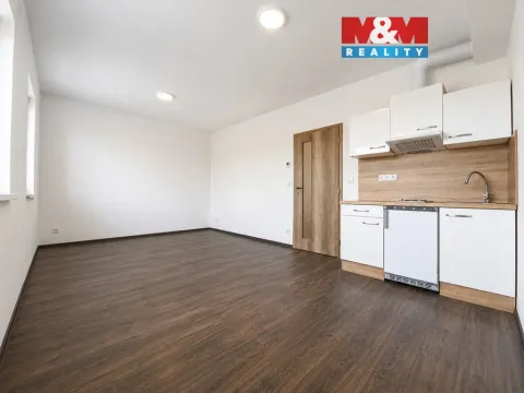 Pronájem bytu 1+kk, Zlín - Malenovice, Jarolímkovo náměstí, 27 m2