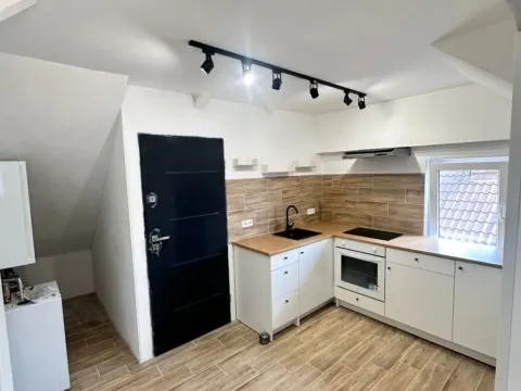 Pronájem bytu 2+1, Chlumec nad Cidlinou - Chlumec nad Cidlinou II, Nábřeží Julia Fučíka, 60 m2