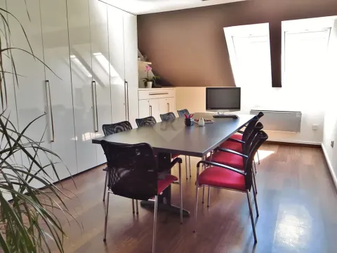 Pronájem kanceláře, Praha - Holešovice, Komunardů, 100 m2