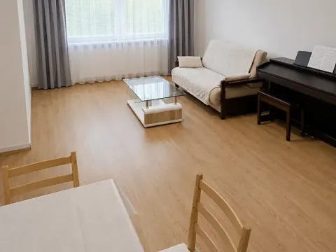 Pronájem bytu 2+kk, Praha - Petrovice, Jakobiho, 43 m2
