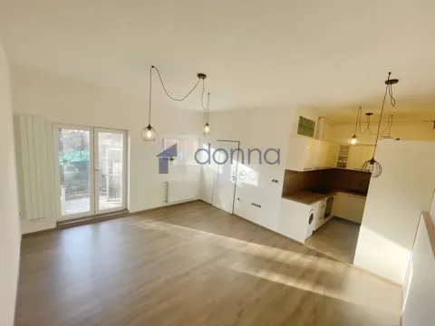Pronájem bytu 1+kk, Praha, Kutnohorská, 34 m2