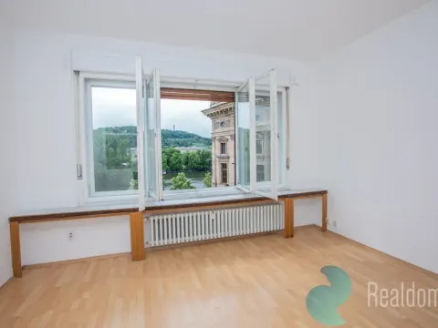 Pronájem bytu 4+1, Praha - Nové Město, Masarykovo nábřeží, 110 m2