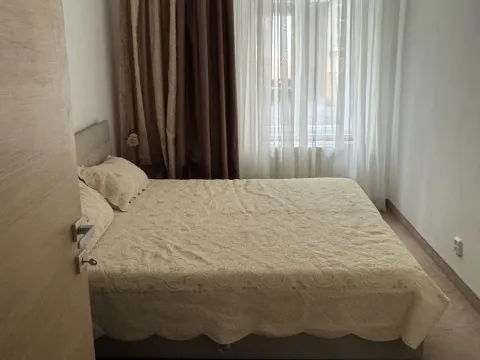 Pronájem bytu 3+1, Karlovy Vary, K. Čapka, 68 m2