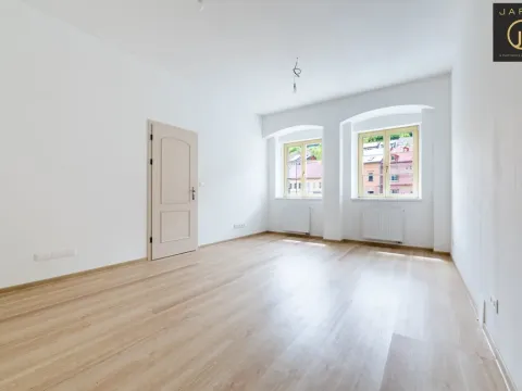Prodej bytu 2+kk, Jáchymov, náměstí Republiky, 67 m2