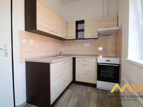 Pronájem bytu 1+kk, Hradec Králové - Nový Hradec Králové, Hlavní, 25 m2