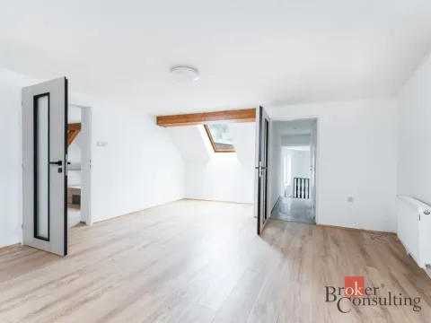 Prodej bytu 4+kk, Chlumec nad Cidlinou - Chlumec nad Cidlinou II, Zámostecká, 170 m2