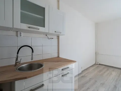 Pronájem bytu 1+kk, Praha - Kobylisy, Náhorní, 19 m2
