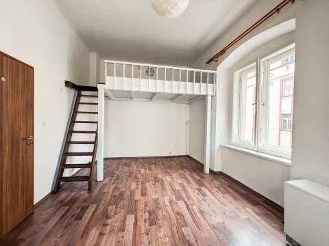 Pronájem bytu 2+kk, Praha - Žižkov, Jeronýmova, 40 m2