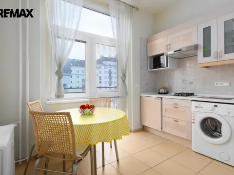 Prodej bytu 1+1, Karlovy Vary - Drahovice, Vítězná, 40 m2