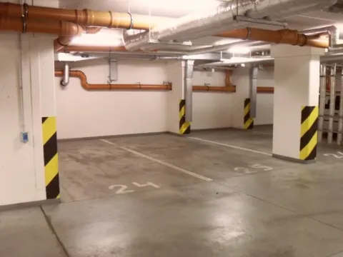 Pronájem garážového stání, Praha - Košíře, Plzeňská, 14 m2