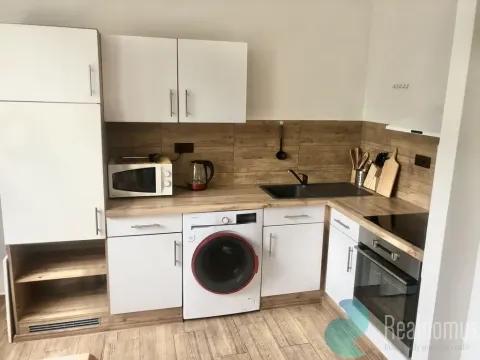 Pronájem bytu 1+1, Český Krumlov - Plešivec, Věncova, 40 m2