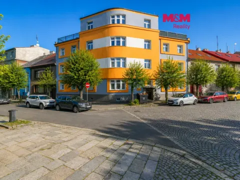 Prodej bytu 1+kk, Plzeň - Doubravka, Habrmannovo náměstí, 30 m2
