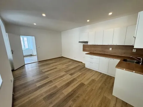 Pronájem bytu 2+kk, Bělá pod Bezdězem, Masarykovo náměstí, 41 m2