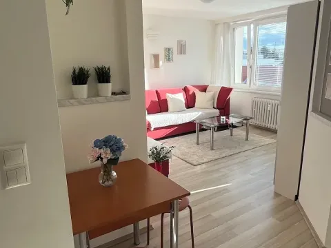 Pronájem bytu 1+kk, Praha - Libeň, Nad Mazankou, 35 m2