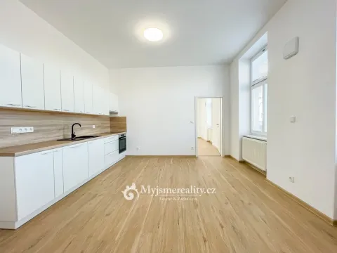 Pronájem bytu 2+kk, Znojmo, Mariánské náměstí, 60 m2