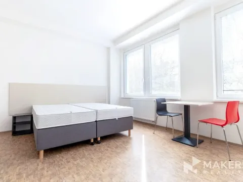 Pronájem bytu 1+kk, Praha - Smíchov, Křížová, 35 m2