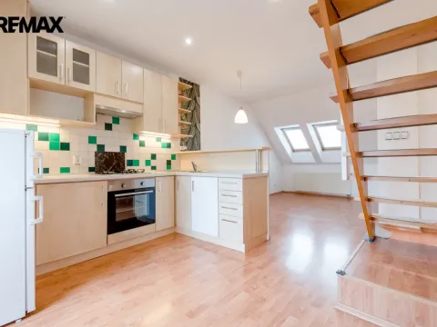 Pronájem bytu 3+kk, Hradec Králové - Kukleny, Zelená, 65 m2