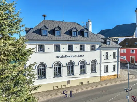 Pronájem restaurace, Osečná, Svatovítské náměstí, 183 m2