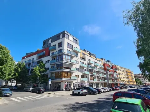 Pronájem garážového stání, Praha - Podolí, Nedvědovo náměstí, 20 m2