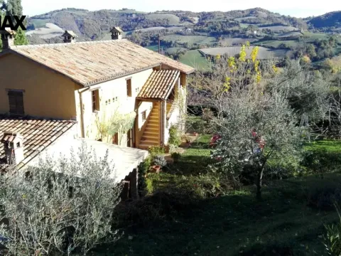 Prodej bytu 3+1, ,Monteguiduccio,Itálie, 180 m2