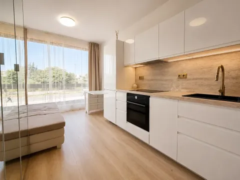 Pronájem bytu 1+kk, Praha, Poděbradská, 27 m2