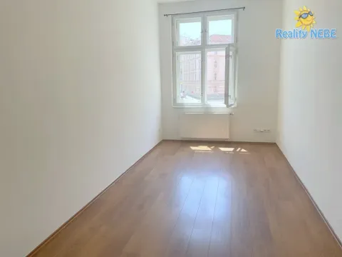 Pronájem bytu 1+kk, Praha - Nusle, Nuselská, 26 m2