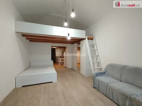 Pronájem bytu 2+kk, Praha - Smíchov, Plzeňská, 34 m2