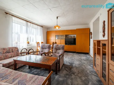 Prodej bytu 3+1, Ostrov, Horská, 72 m2