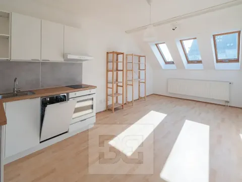 Prodej bytu 1+kk, Praha - Kbely, Herlíkovická, 30 m2