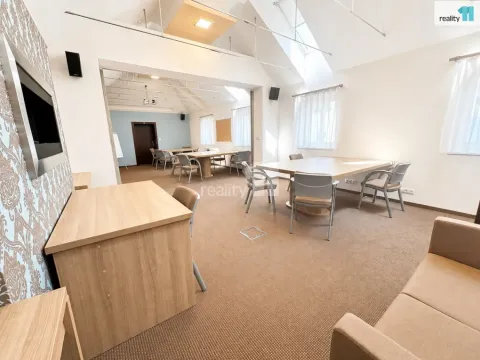 Pronájem kanceláře, Karlovy Vary - Dvory, Chebská, 80 m2