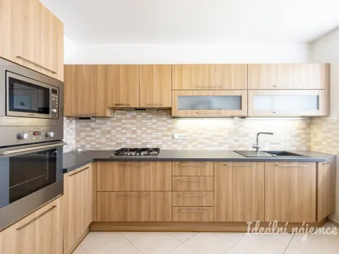 Pronájem bytu 3+1, Praha - Modřany, Levského, 75 m2