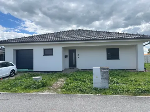 Prodej rodinného domu, Hevlín, 135 m2