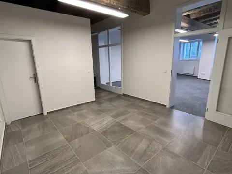 Pronájem kanceláře, Olomouc, Dolní náměstí, 103 m2
