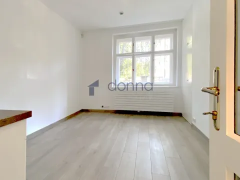 Pronájem bytu 2+kk, Praha, Velvarská, 38 m2