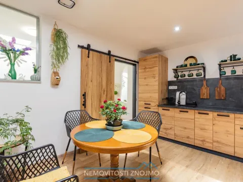 Prodej rodinného domu, Hluboké Mašůvky, 80 m2