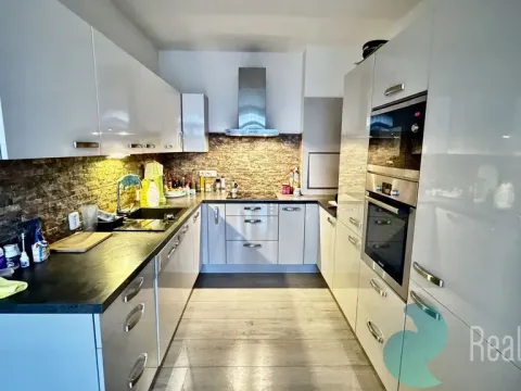 Pronájem bytu 2+1, Včelná, 79 m2