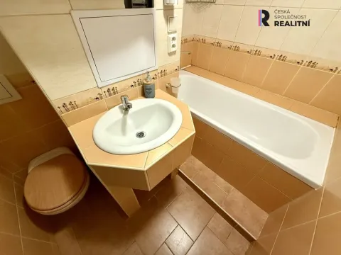 Prodej bytu 2+1, Sokolov, Závodu míru, 55 m2