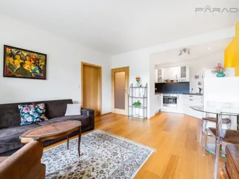Pronájem bytu 2+kk, Praha - Hloubětín, Nademlejnská, 50 m2