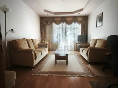 Pronájem bytu 3+1, Karlovy Vary, Bulharská, 90 m2