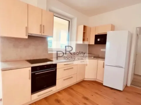 Prodej bytu 2+kk, Hevlín, 67 m2
