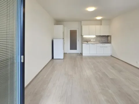 Pronájem bytu 1+kk, Praha - Háje, Výstavní, 38 m2